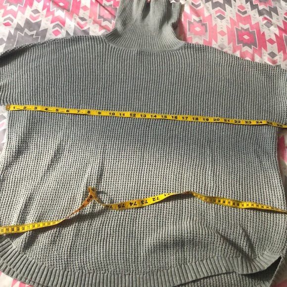 Michael Kors Pearl Heather Turtleneck - Picture 11 of 11